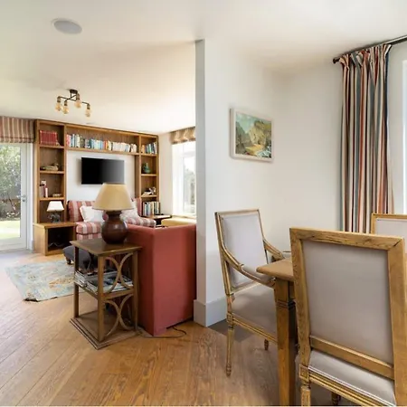Private Cliff Top Retreat By Beach Holiday home *