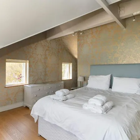 Private Cliff Top Retreat By Beach Holiday home Perranuthnoe